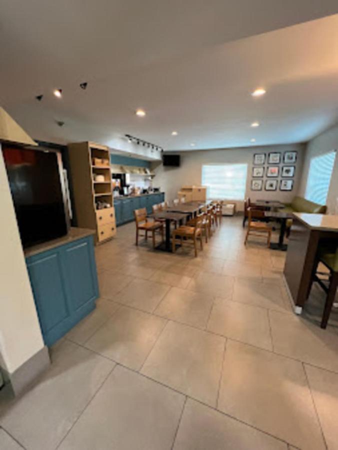 Radiant Inn And Suites 默弗里斯伯勒 外观 照片