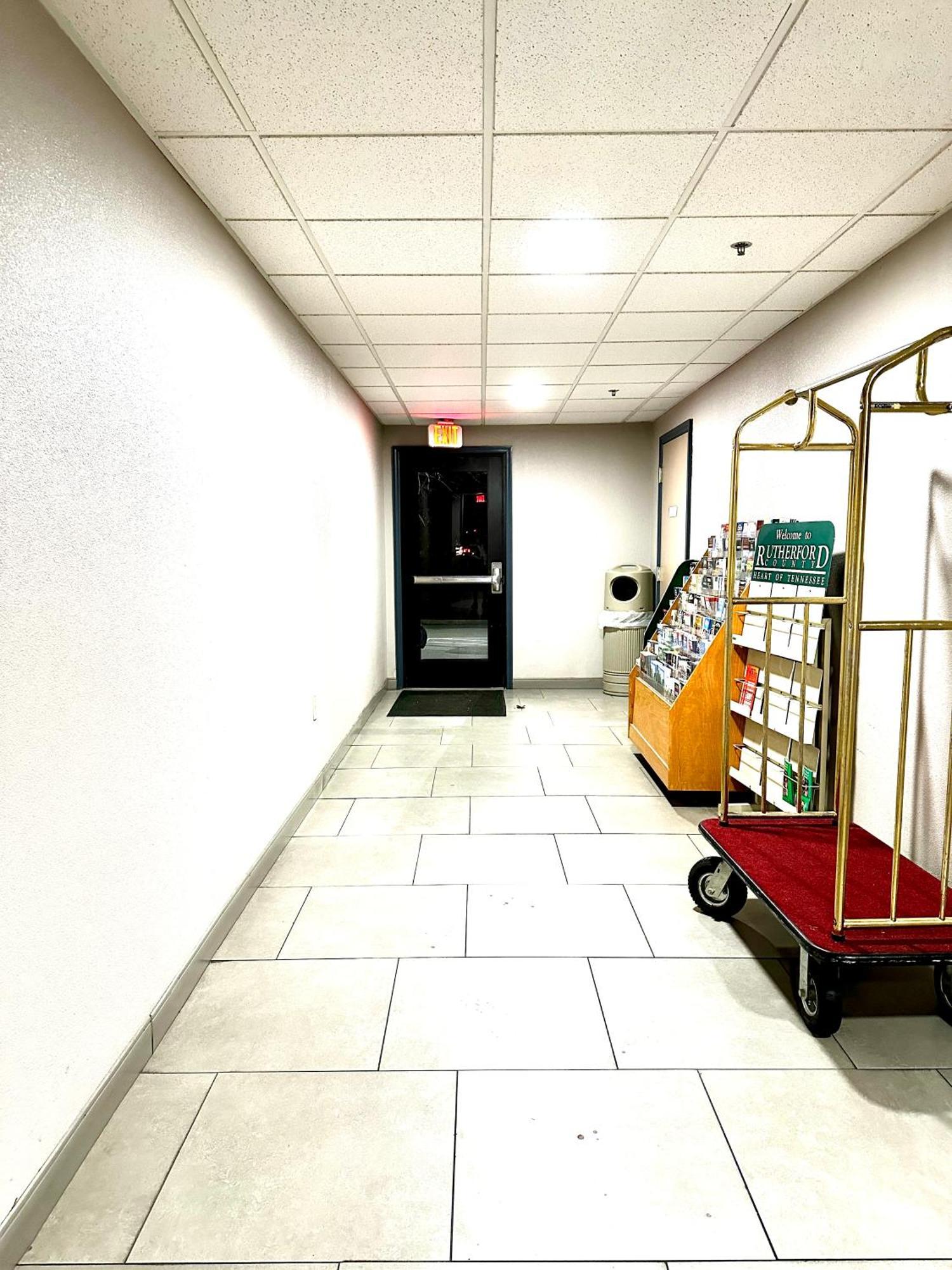Radiant Inn And Suites 默弗里斯伯勒 外观 照片