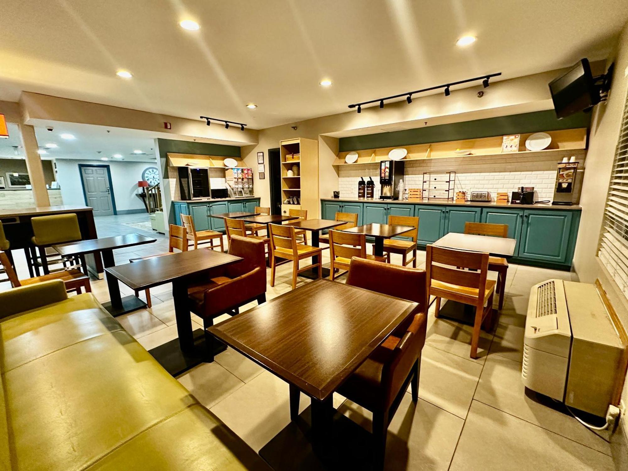 Radiant Inn And Suites 默弗里斯伯勒 外观 照片