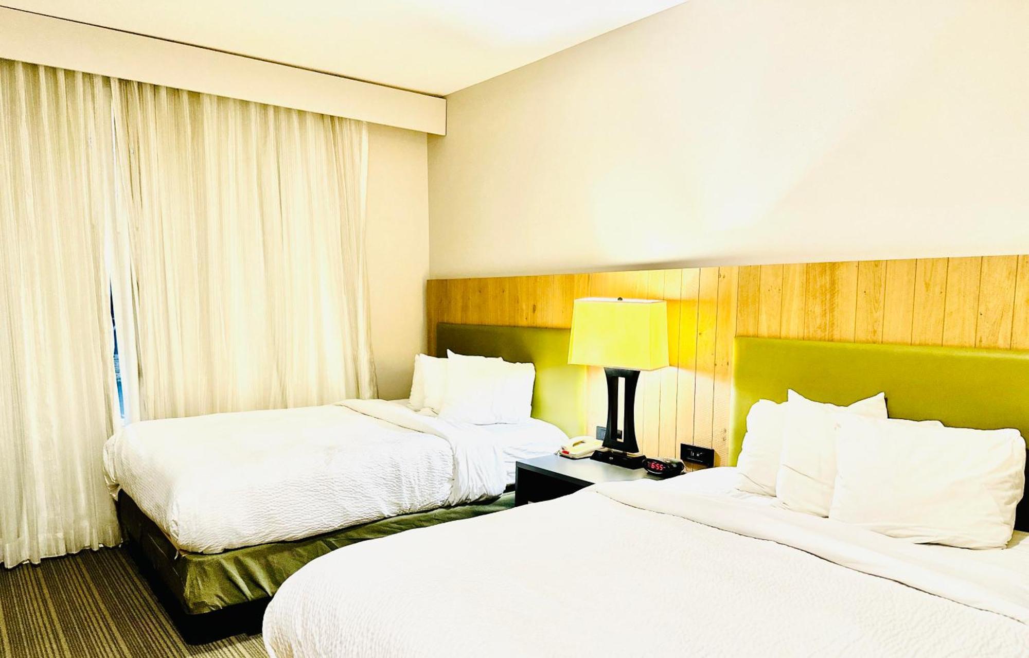 Radiant Inn And Suites 默弗里斯伯勒 外观 照片
